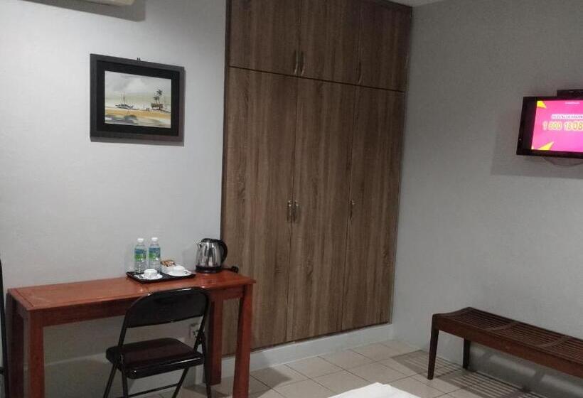 豪华三人间, Reintree Lodge