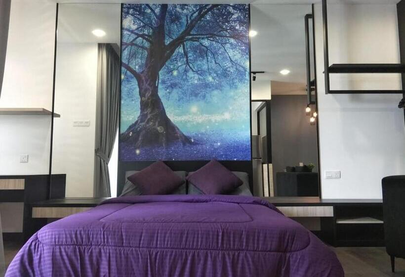 غرفة قياسية مطلّة علي حمام السباحة, Amni Homestay Vista Bangi Muslim Preferred