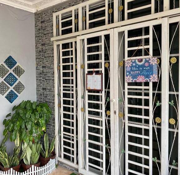 Семейный Номер, Teratak Tiga Homestay Padang Besar