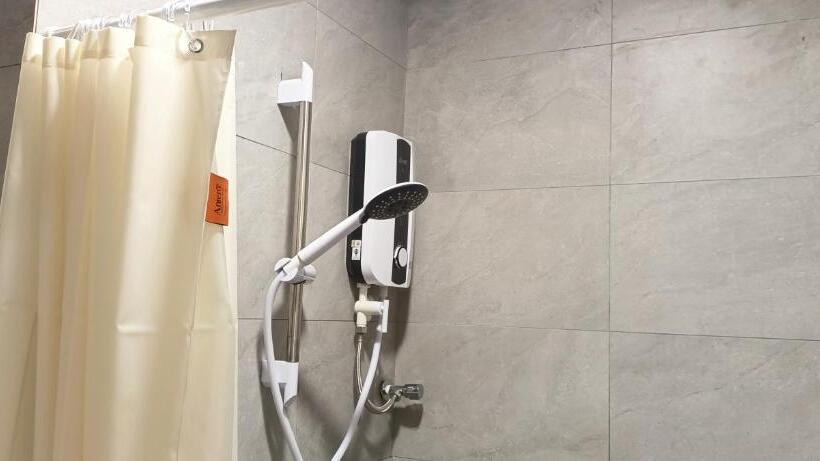 غرفة قياسية, Roxy Hotel Sri Aman