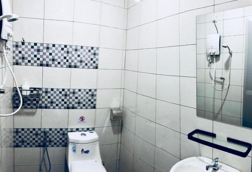 חדר סטנדרט לשלושה, Lunastay