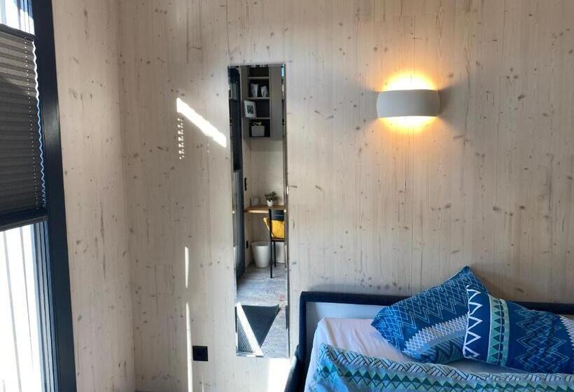 إستوديو قياسى مزودة بتراس, Auf Wolke 7   Gäste Studio Im Mini House In Ch 4556 Aeschi So