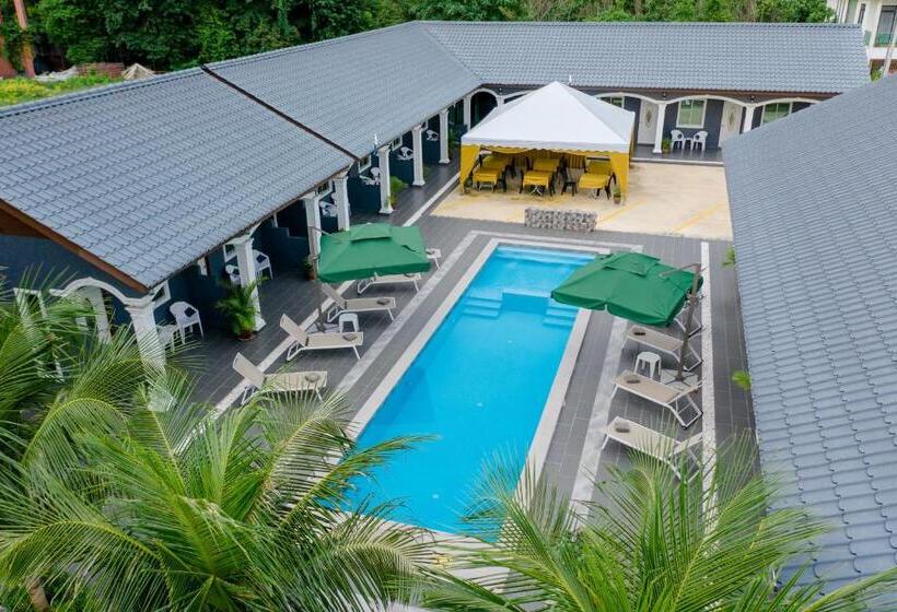 غرفة سوبيريور عائلية, Cenang Rooms With Pool By Virgo Star Resort