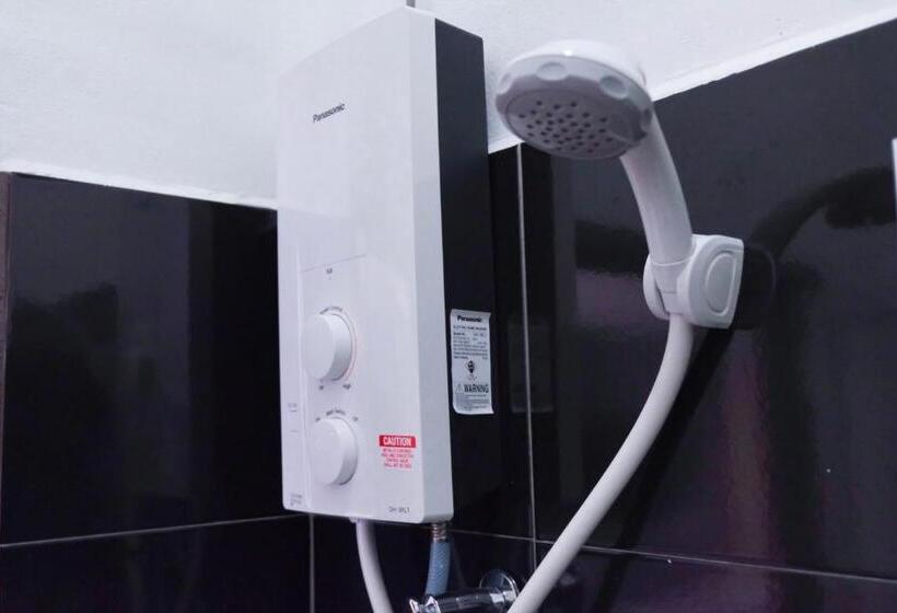 غرفة قياسية ثلاثية, Cenang Rooms With Pool By Virgo Star Resort