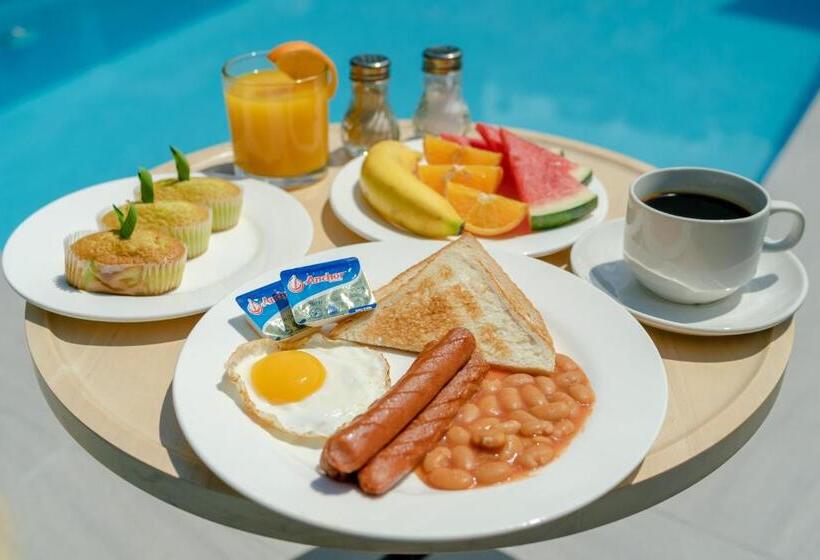 غرفة قياسية ثلاثية, Cenang Rooms With Pool By Virgo Star Resort