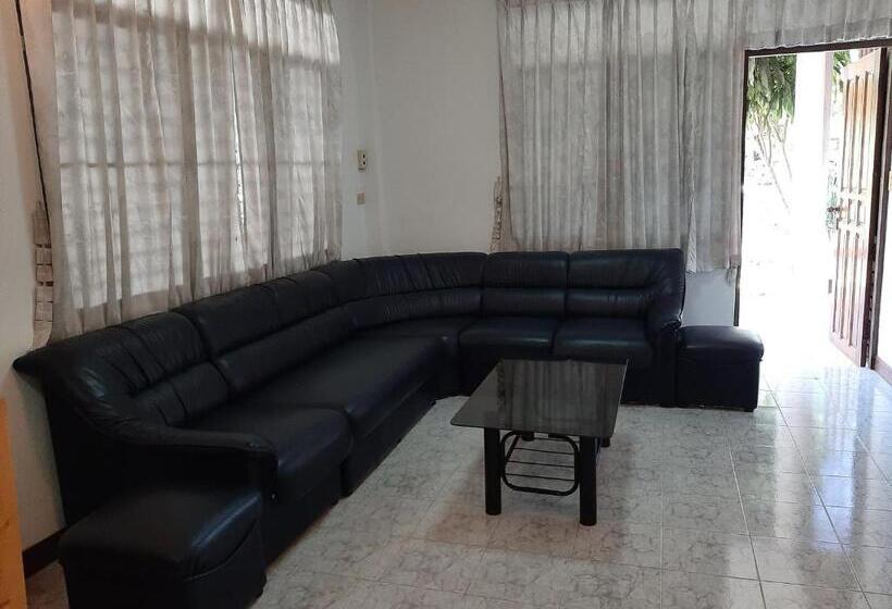 Vila 3 dormitórios, จักรดาว เมาท์เท่น วิว