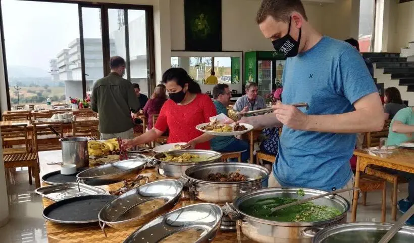 キングサイズベッドのデラックスルーム, Ajanta Green Restaurant And Resort