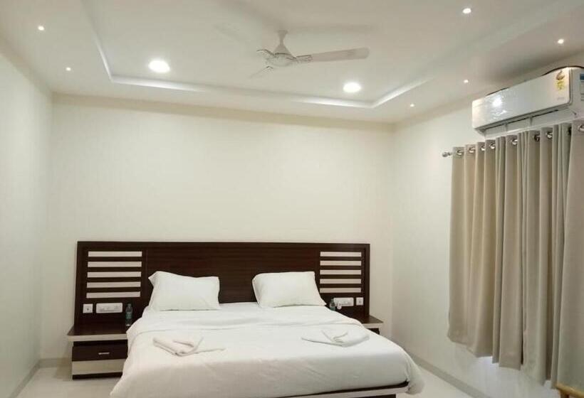 Номер Deluxe Кровать Кинг, Ajanta Green Restaurant And Resort