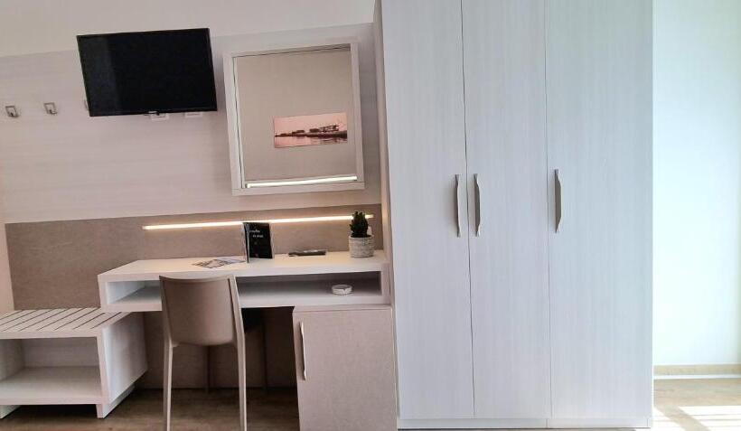 스탠다드 발코니 룸, Camay