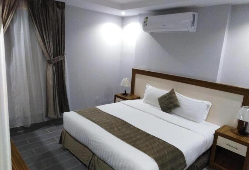 Апартаменты Deluxe 3 Спальни, Marina Palace