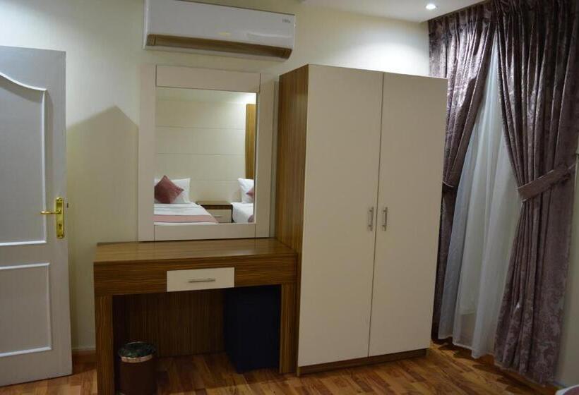 Четырехместный Номер Стандарт, Marina Palace
