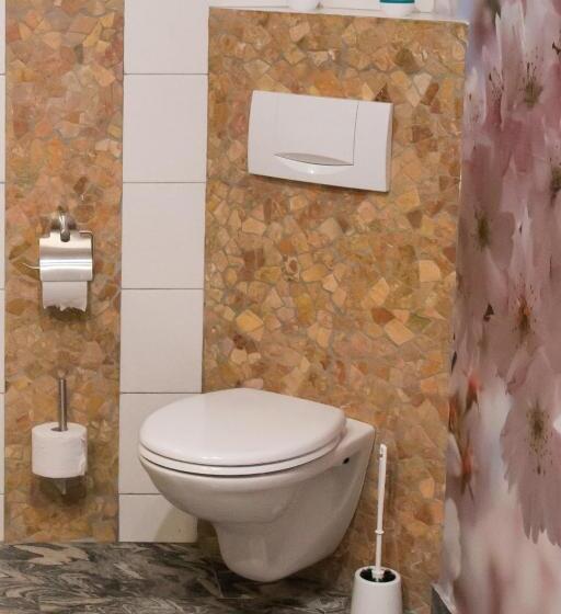 트리플 스탠다드 전망룸, Monteurzimmer Rabe