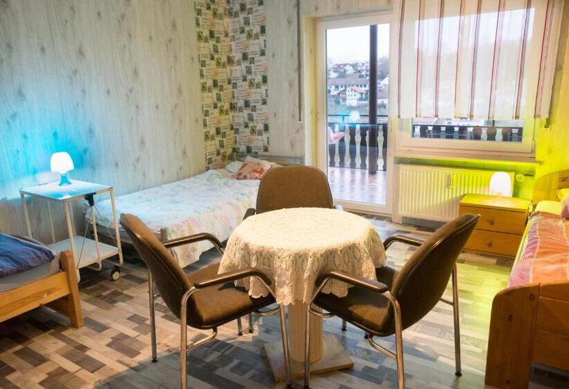 트리플 스탠다드 전망룸, Monteurzimmer Rabe