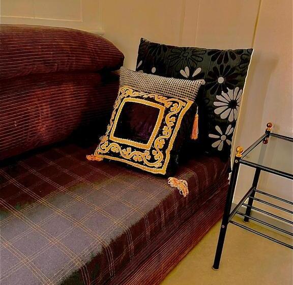 חדר אקונומי, Seesicht Nahe Am Zentrum