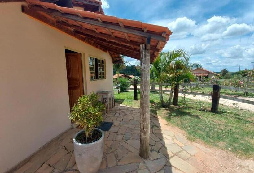 غرفة قياسية ثلاثية مزودة بشرفة, Pousada Portal Da Serra Chalés