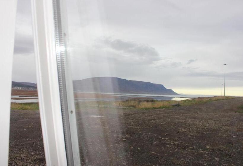 اتاق کلاسیک چهارنفره, Icelandhorsetours Helluland