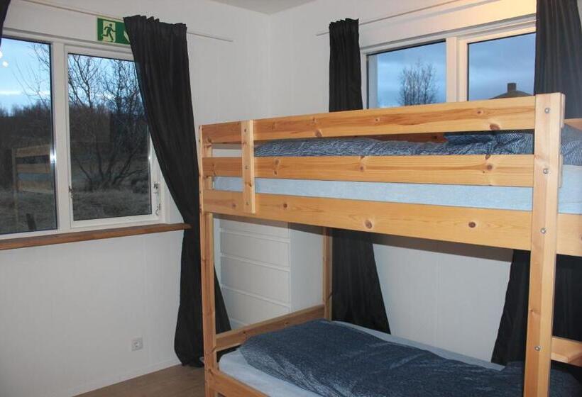 اتاق استاندارد سه نفره, Icelandhorsetours Helluland