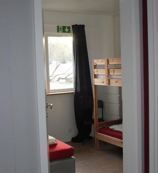 اتاق استاندارد سه نفره, Icelandhorsetours Helluland