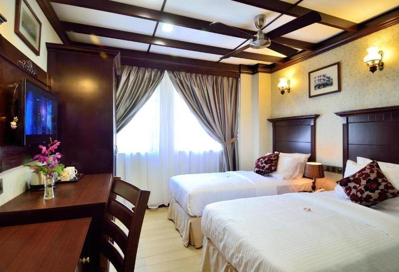 חדר דלוקס, Kooler Inn