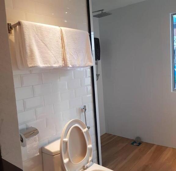 Family Suite, Kristal