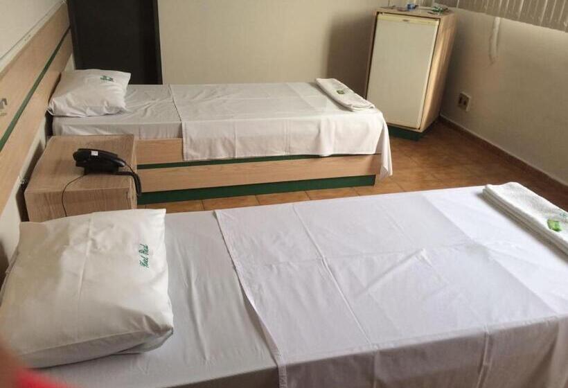 اتاق استاندارد یک نفره, Real