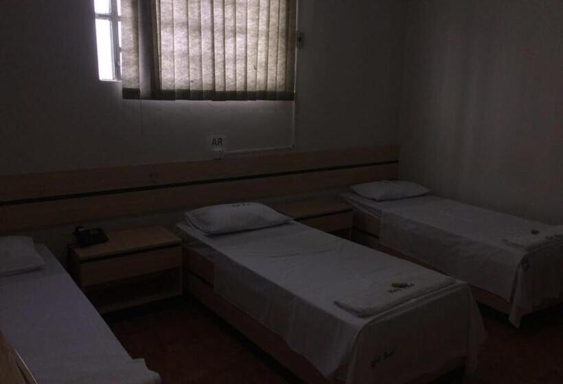 اتاق استاندارد سه نفره, Real