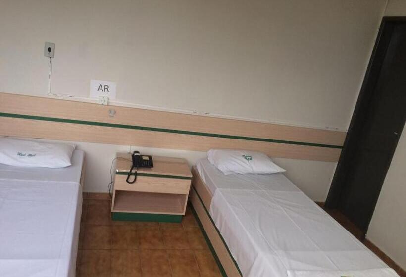 اتاق استاندارد, Real