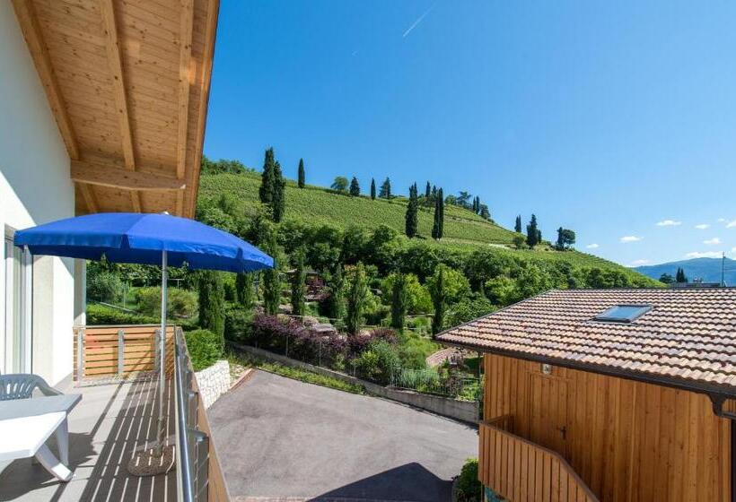 テラス付き１ベッドルームアパートメント, Weifnerhof