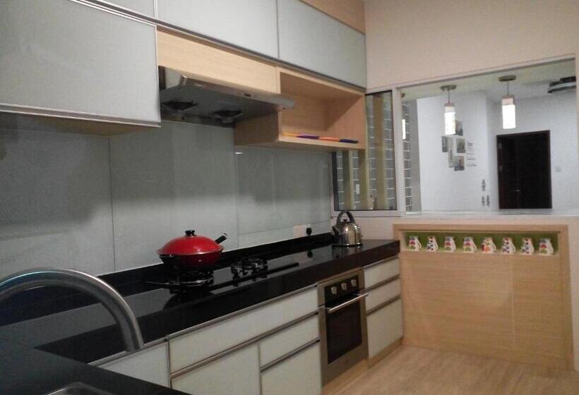 خانه 4 خوابه, 758 Residence