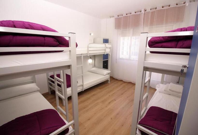 Кровать в Общей Комнате, Albergue Lalin Centro