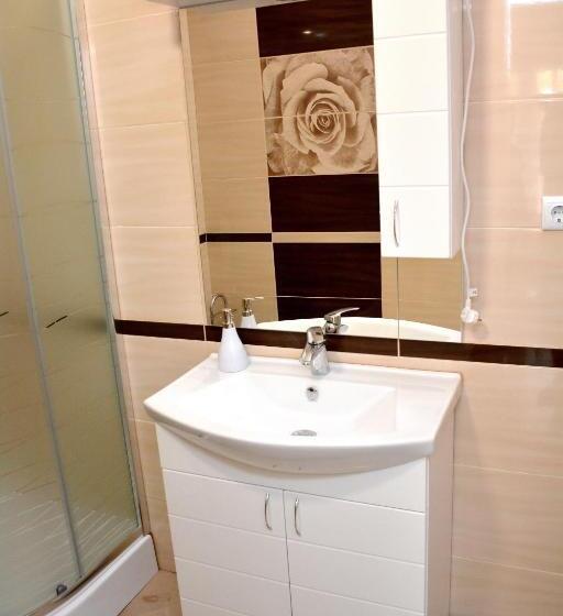 Трехместный Номер Стандарт с Балконом, Molnár Vendégház