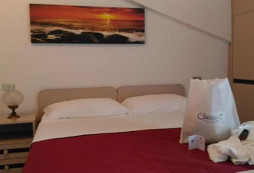 Ullakkohuone, Residence Europa