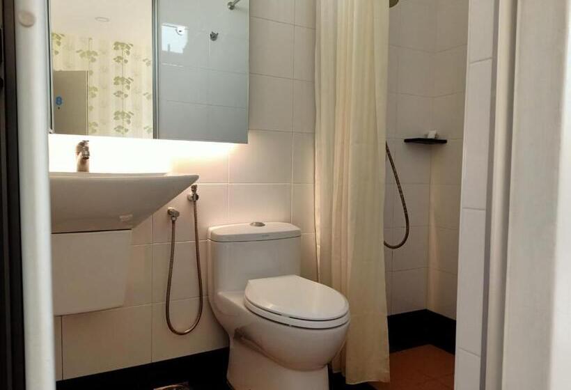 غرفة عائلية, Summer Green Lodge