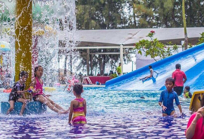 Студио Стандарт Вид на Бассейн, Qastury Gold Coast Morib Resort