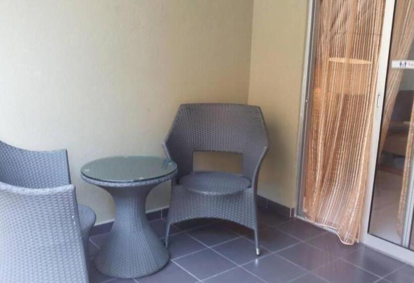 プールビュースタンダードステューディオ, Qastury Gold Coast Morib Resort