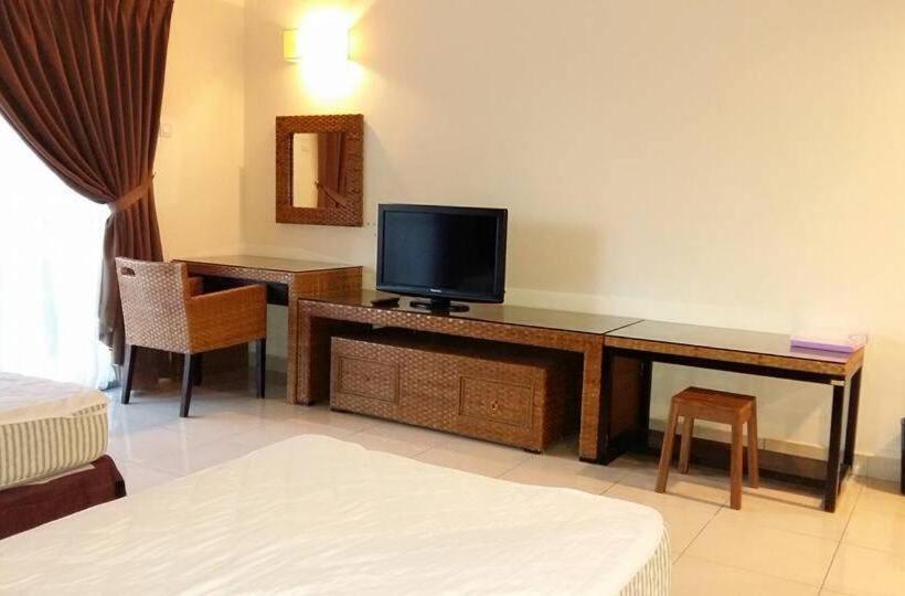 Студио Стандарт Вид на Бассейн, Qastury Gold Coast Morib Resort