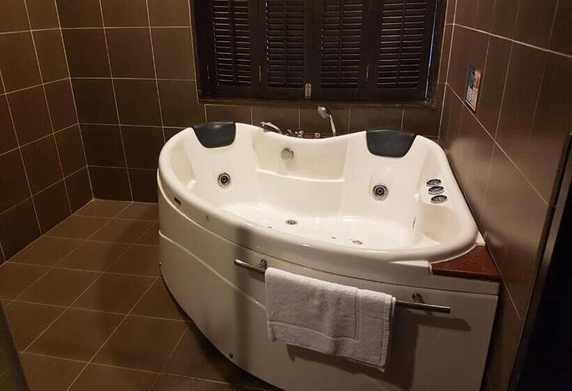 スタンダードスタジオ, Qastury Gold Coast Morib Resort