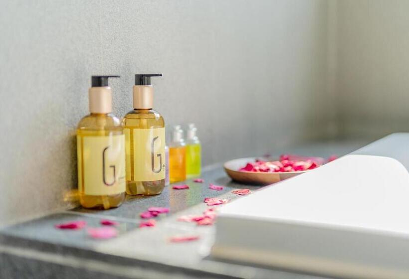 سوییت لوکس, 重庆江北观音桥高悦酒店地铁站店