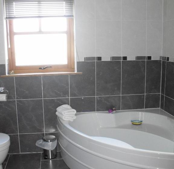 Standard room with outdoor bath, Arisaig Guest House