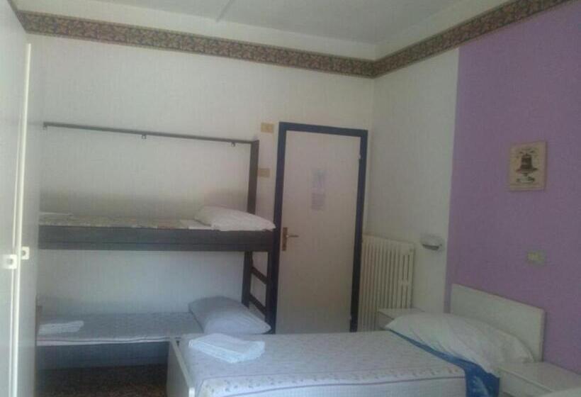 スタンダード4人部屋, Atene Albergo Riccione