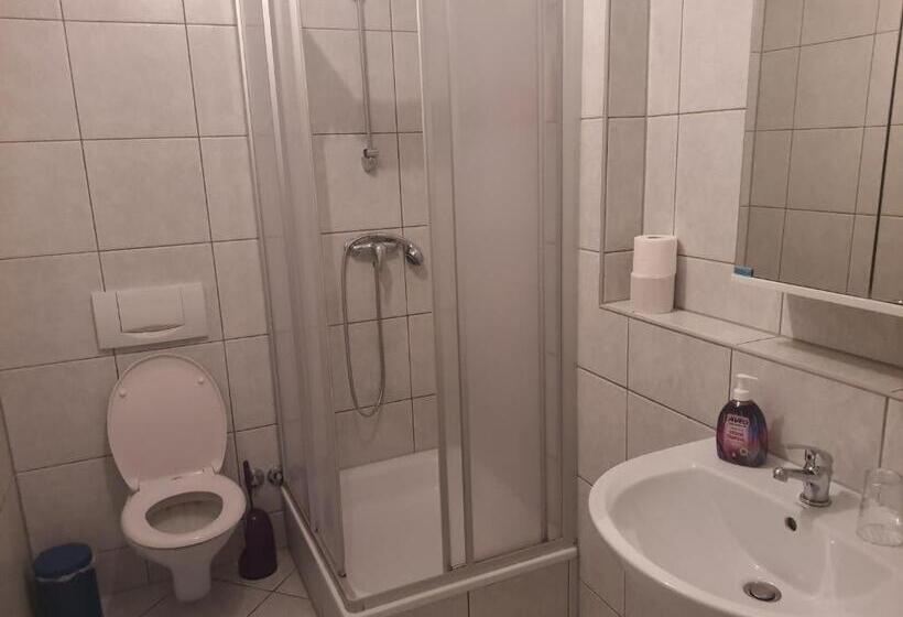 스탠다드 싱글 룸, Neue Krone