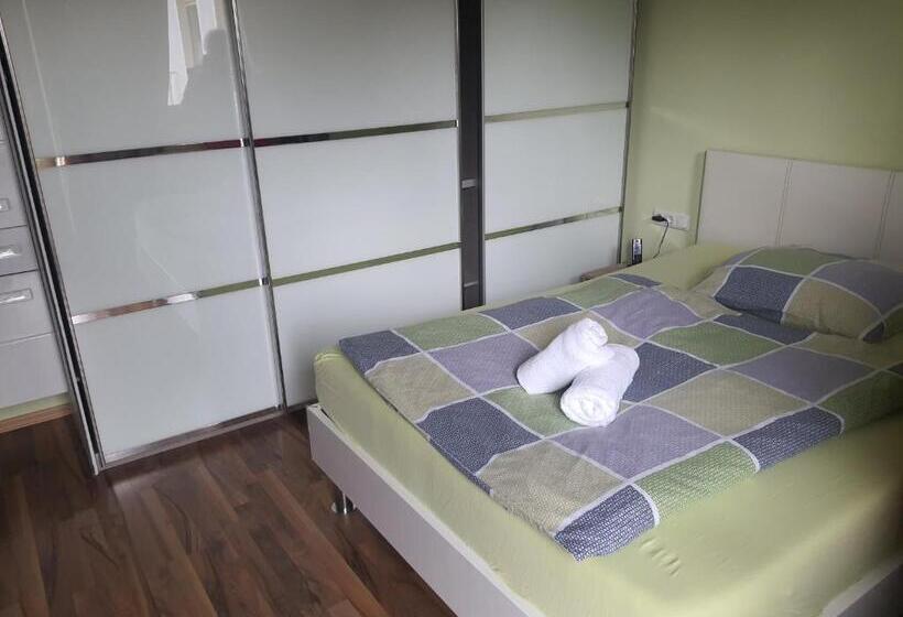 스탠다드 트리플 룸, Neue Krone