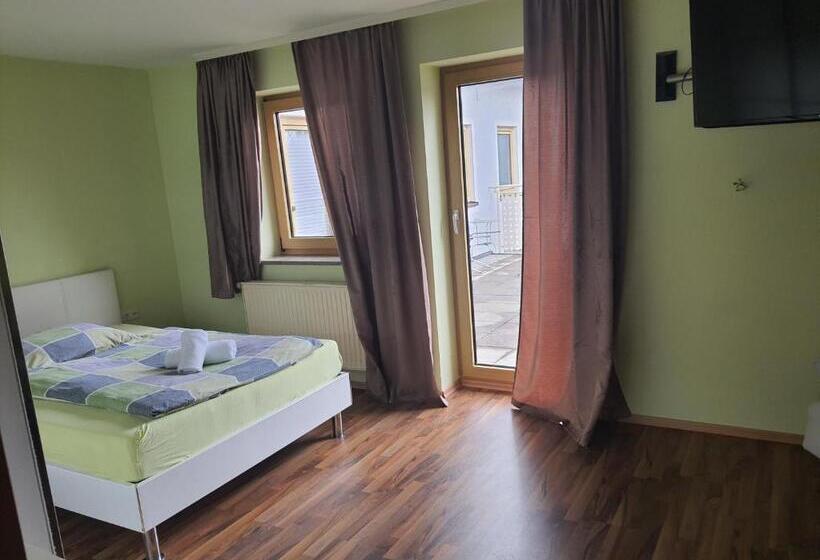 스탠다드 트리플 룸, Neue Krone