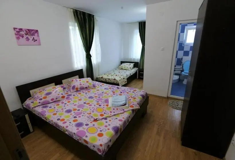 スタンダードトリプルルーム, Casa Iustina Sulina