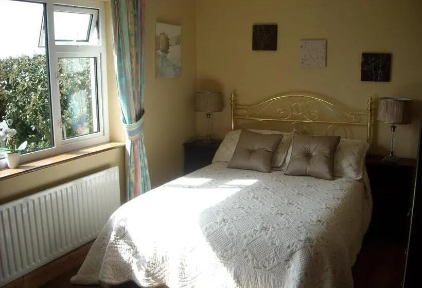 スタンダードトリプルルーム, Rockmount House B&b