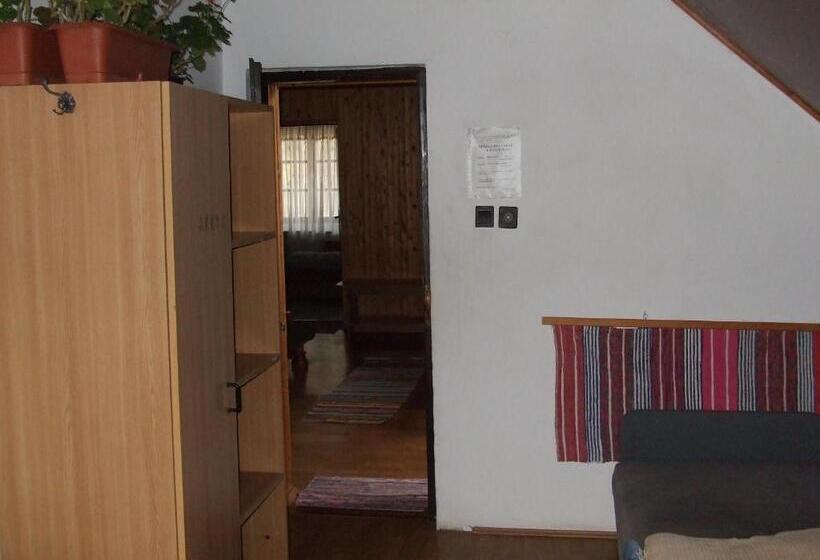 Номер Стандарт Четырехместный Совместный Санузел, Vizimalom Kemping, Panzió és étterem