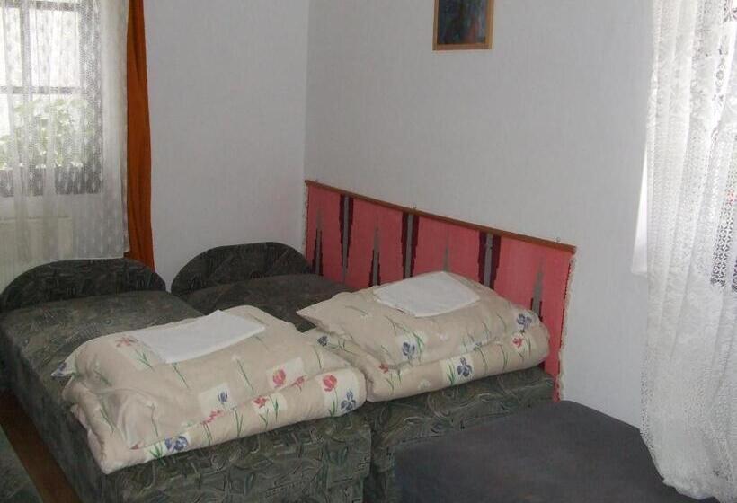 Номер Стандарт Четырехместный Совместный Санузел, Vizimalom Kemping, Panzió és étterem