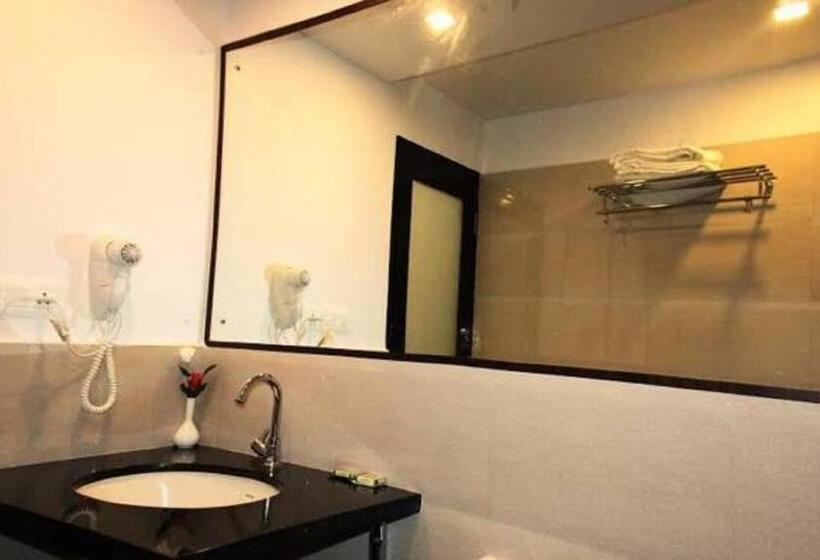 Comfort-huone, Capital O 1761 Aavass Inn Paradise