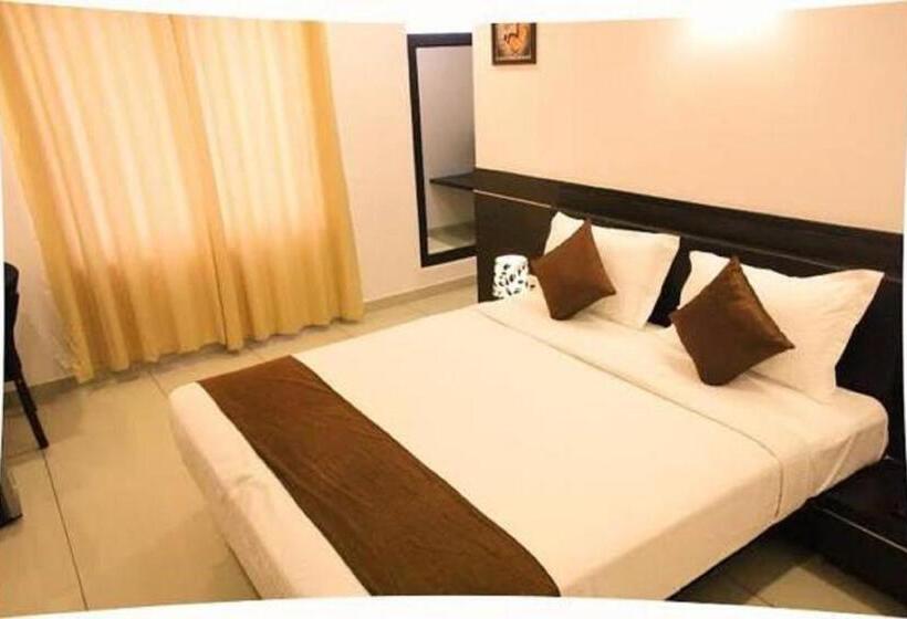 Comfort-huone, Capital O 1761 Aavass Inn Paradise