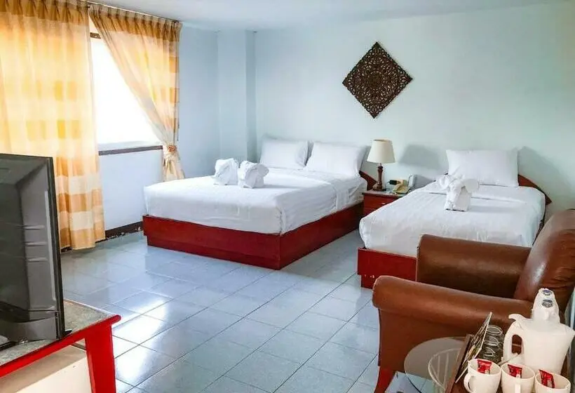اتاق لوکس سه تخته, Regent Lodge Lampang